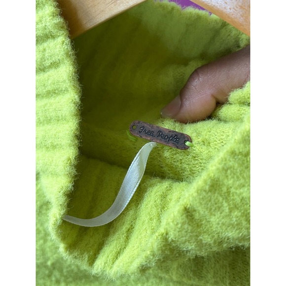 Free People Mock Neck OversizedSweater Lime Green ChartreuseRibbedKnit OB1569559 - Picture 10 of 10